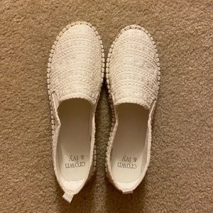 Crown and Ivy Skylar Floral Shoe size 9